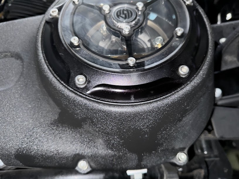 プライマリーオイルが漏れている写真